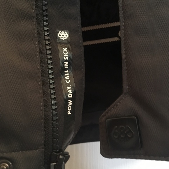 686 Insulated Snowboarding Jacket - Picture 1 of 3